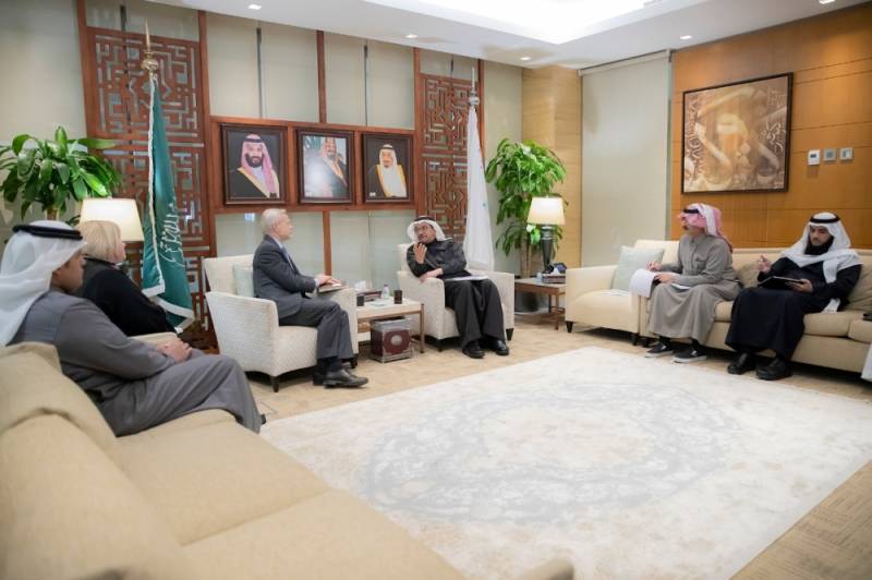 وزير التعليم يبحث مع السفير الفنلندي مجالات التعاون المشترك