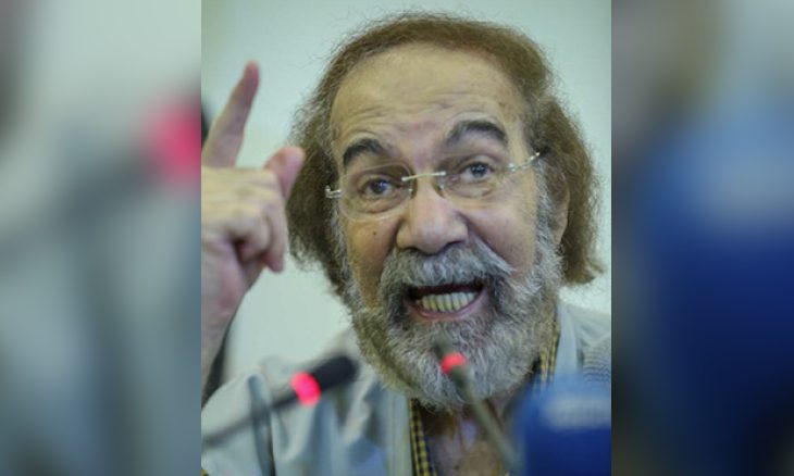نقيب المهن التمثيلية في مصر ينفي شائعة وفاة محمود ياسين