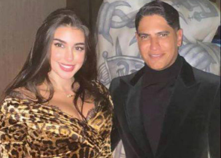 أبو هشيمة وياسمين في صورتهما الأولى سويا