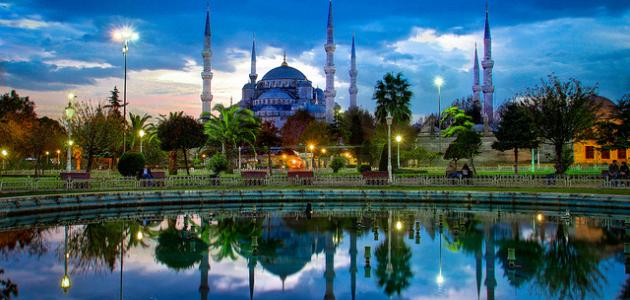 اين يقع الجامع الازرق
