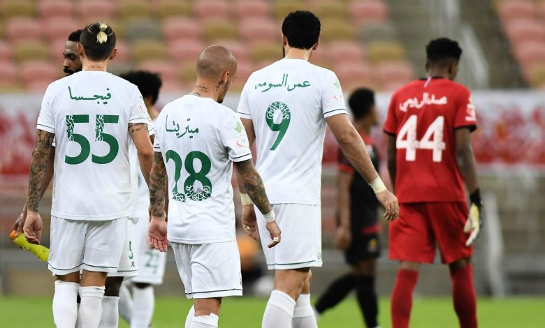 عمر السومة يقود تأسيس فريق الأهلي جدة ضد العين في الدوري السعودي.