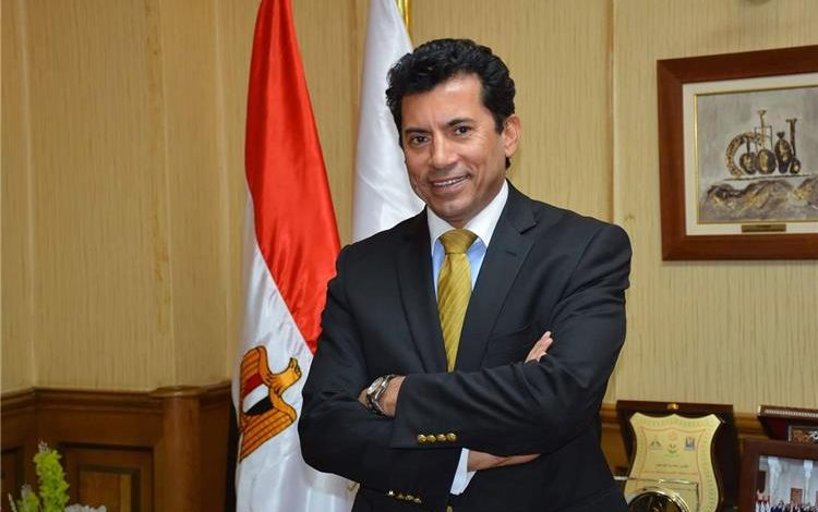 وزير الرياضة: الجولة الأخيرة من القرن "بلا متفرجين" .. واستاد القاهرة جاهز للأمطار وزير الرياضة: الجولة الأخيرة من القرن "بلا متفرج" .. واستاد القاهرة جاهز للأمطار.