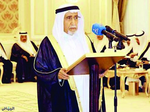 جريدة الرياض |  عبد العزيز الخويطر عميد الوزراء