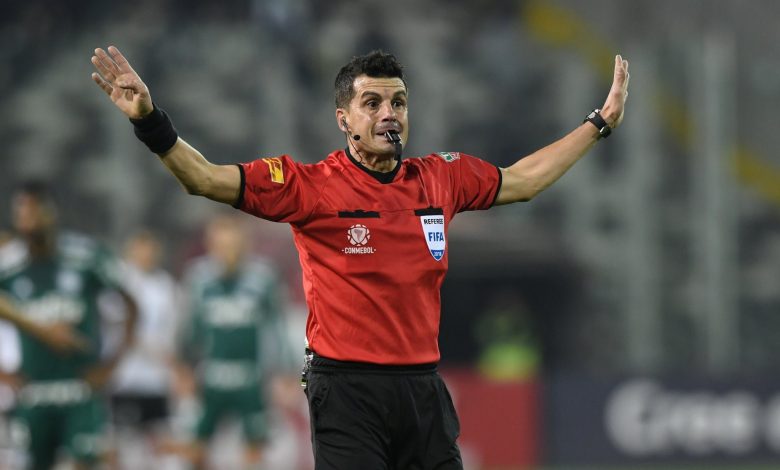 أندريس هو حكم مباراة الديربي بين النصر والهلال. أندريس هو حكم مباراة الديربي بين النصر والهلال.