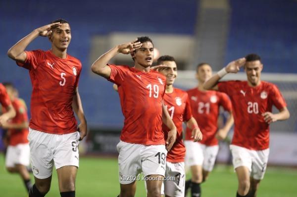 أصيب كلا الفريقين الشباب بالفيروس التاجي. أصيب كلا الفريقين الشباب بالفيروس التاجي.