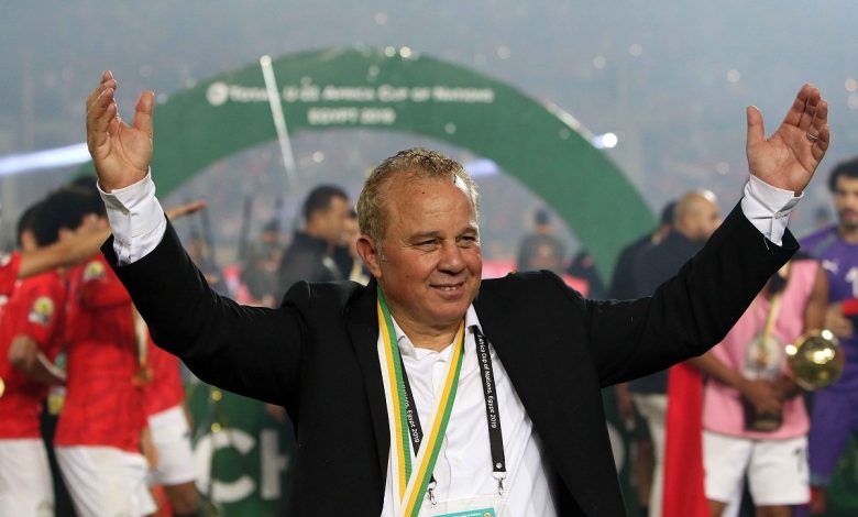 غريب يكشف عن أول لاعبين بالغين ينضمون للمنتخب الأولمبي بطوكيو. غريب يكشف عن أول لاعبين بالغين ينضمون إلى المنتخب الأولمبي بطوكيو.