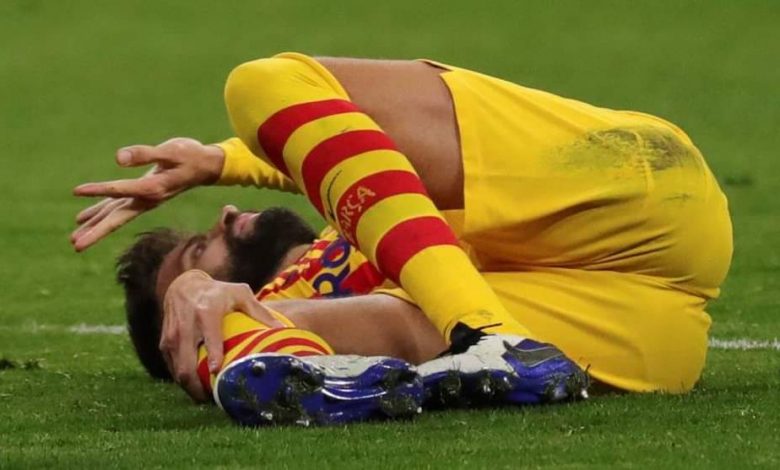 أعلن برشلونة إصابة بيكيه وروبرتو. أعلن برشلونة إصابة بيكيه وروبرتو.