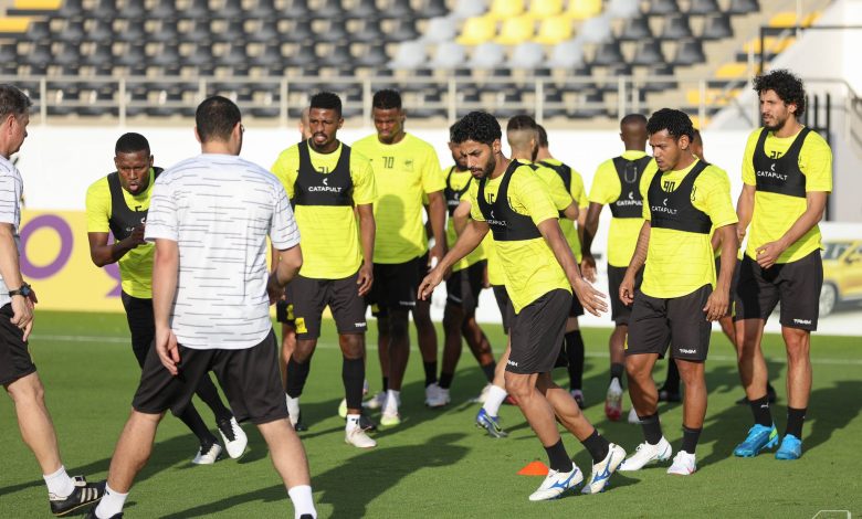 مدير كرة القدم الهلال يكشف سر أزمة جدة ... مدير كرة القدم الهلال يكشف سر أزمة جدة ...