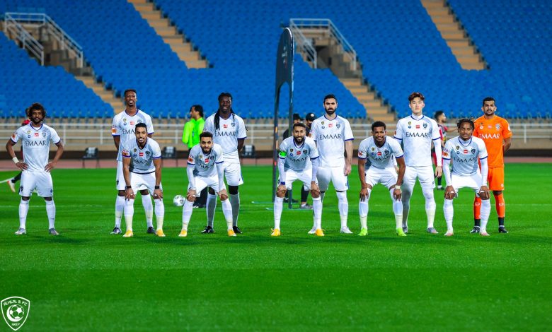 وتعرض الهلال لصدمة قبيل كأس الملك غدا. تصدى الهلال قبل كأس الملك غدا