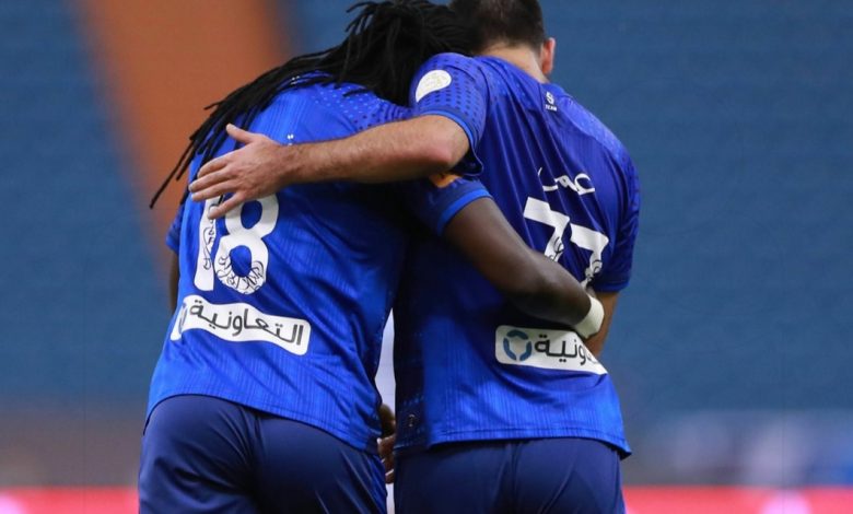 الهلال يهزم الفتح ويتوج بالدوري السعودي. الهلال يهزم الفتح ويتوج بالدوري السعودي.
