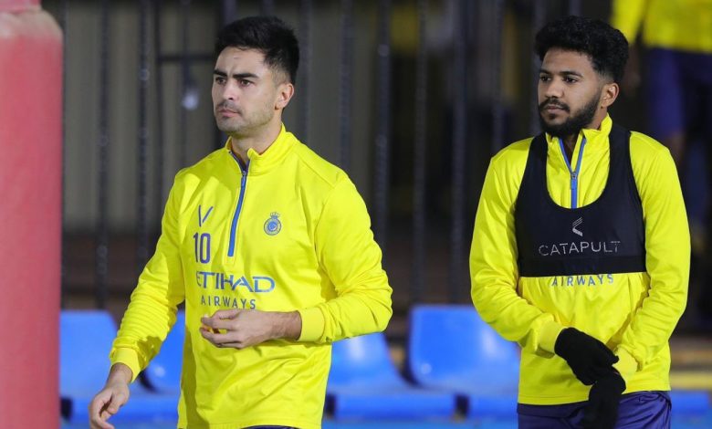 النصر يستولي على مارتينيز والغانم قبل معركة أهلي جدة. النصر يستولي على مارتينيز والغنام قبل معركة أهلي جدة.