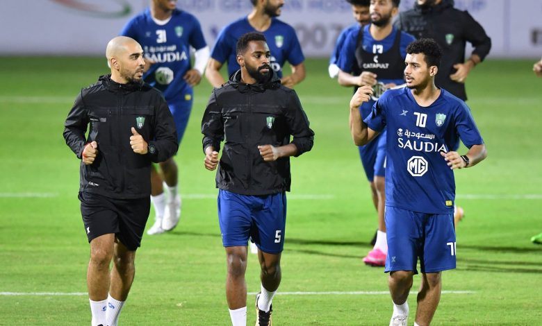 معركة شرسة بين جدة والنصر على جوميز. معركة شرسة بين جدة والانتصار على ضم جوميز.