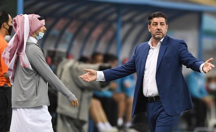 مدرب النصر السابق يوجه رسالة إلى المديرين التنفيذيين على مستوى عالمي.