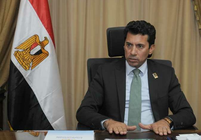 لقاء هام بين هيئة الكرة بالزمالك ووزير الرياضة. لقاء هام بين هيئة الكرة بالزمالك ووزير الرياضة.