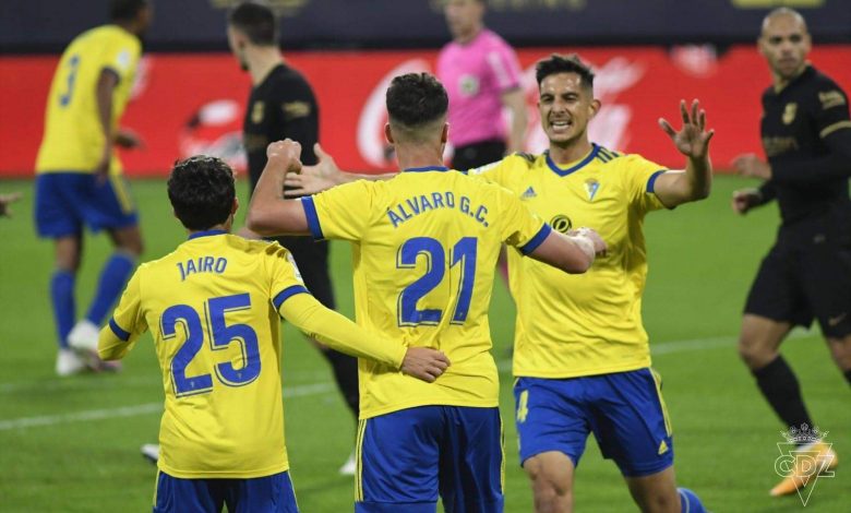 أطاح برشلونة كاديز في الدوري أطاح برشلونة كاديز في الدوري