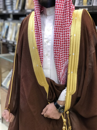 طريقة لبس بشت