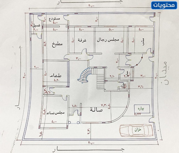 فلل مخطط طابق مع سلالم داخلية