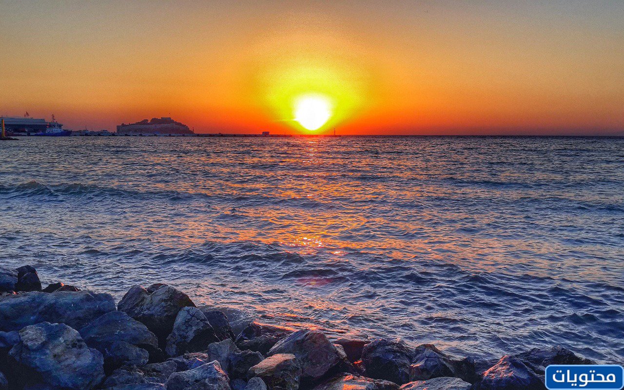 منظر غروب الشمس من البحر